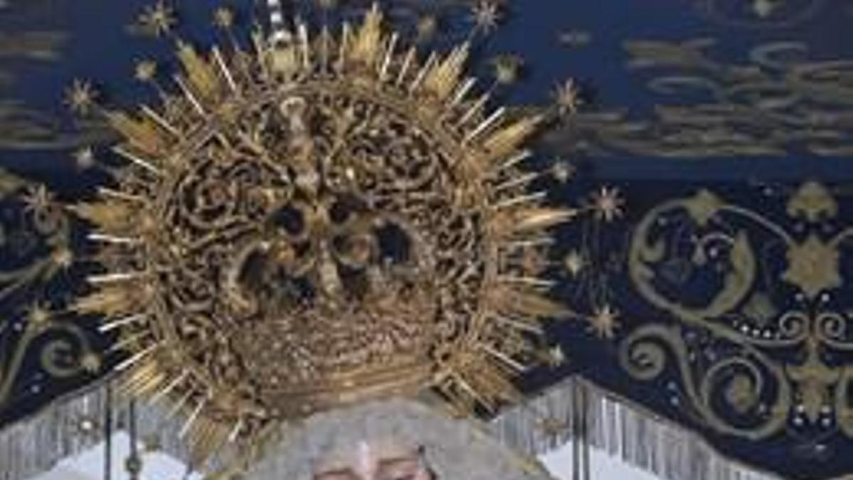 Virgen del Amor de Málaga, condecorada por Jorge Fernández Díaz con la Medalla de Oro al Mérito Policial.