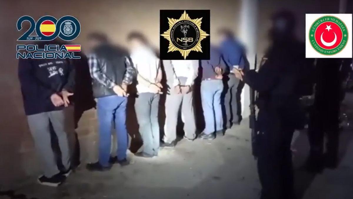 Seis de los detenidos.