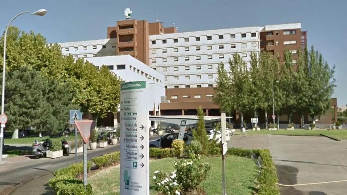Exterior del Hospital Universitario de Badajoz.