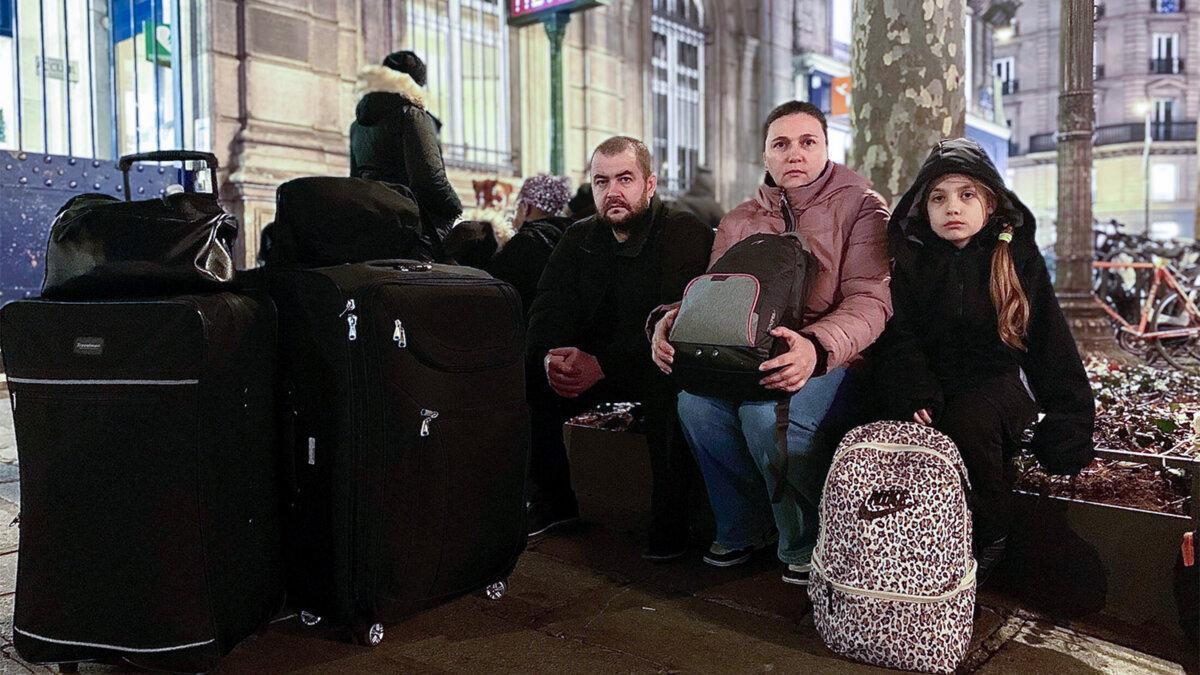 Семья из Украины оказалась бездомной в Париже после отказа в убежище