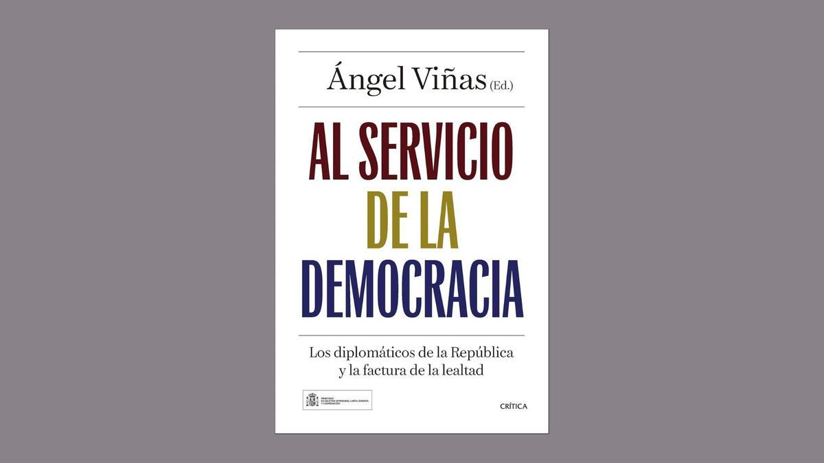 Portada del libro 'Al servicio de la democracia'.
