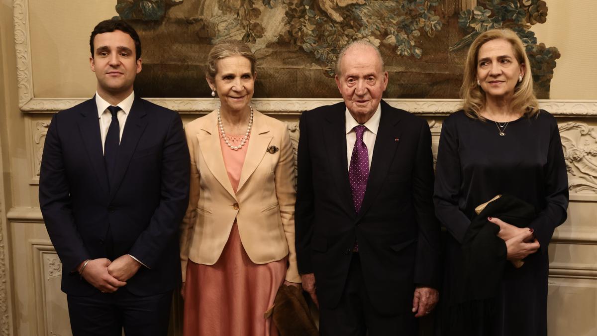Juan Carlos I dinamita el principio de neutralidad política de la Casa Real