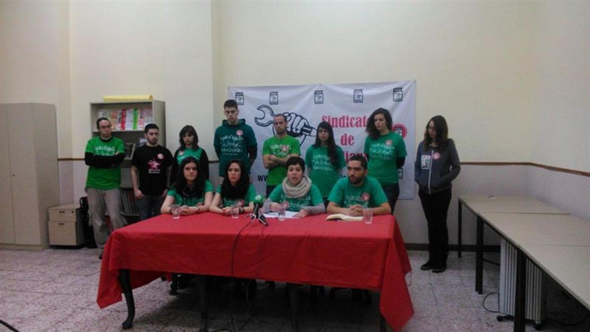 Rueda de prensa de miembros del Sindicato de Estudiantes.