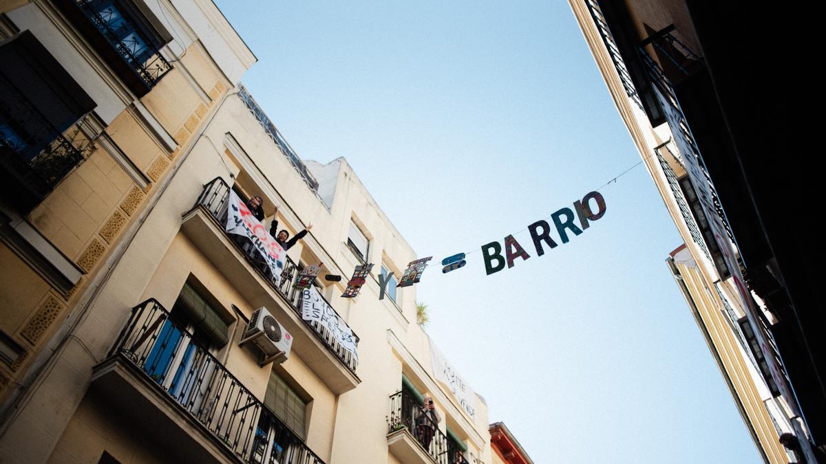 Lavapiés organiza una jornada festiva en San Isidro para frenar un desalojo: “No nos vamos”