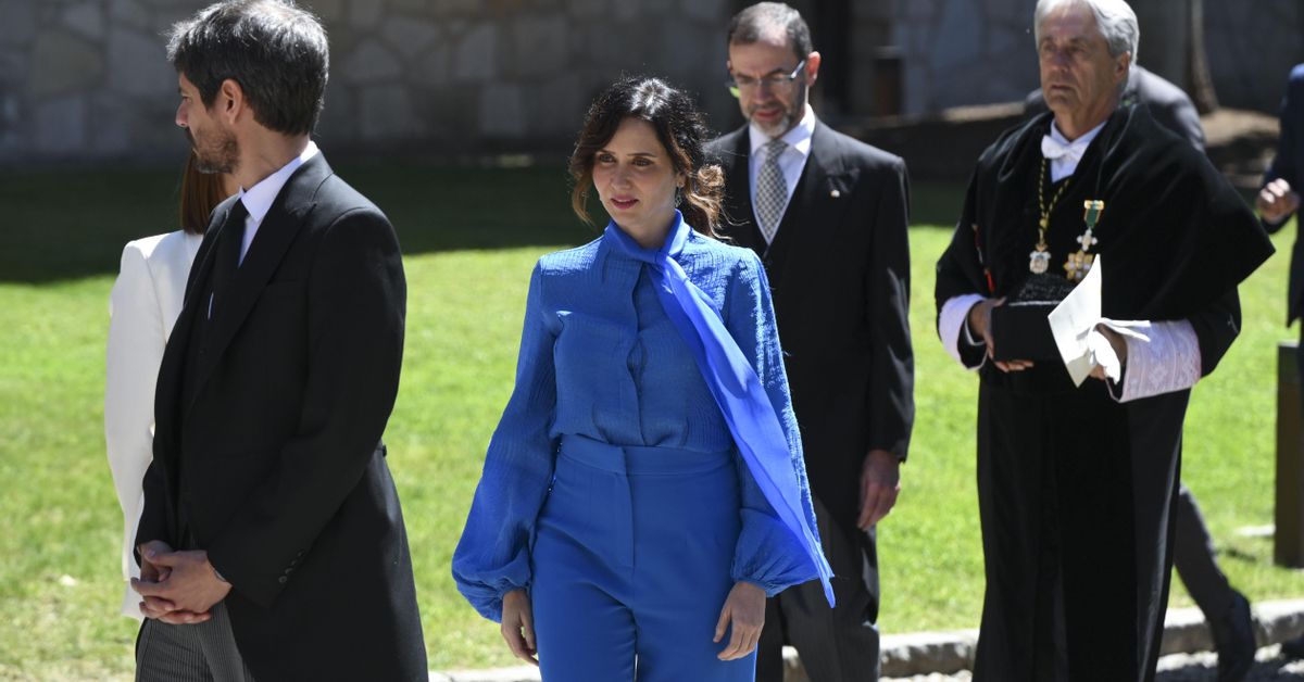 La cúpula fiscal avala el archivo de la querella de la pareja de Ayuso ...
