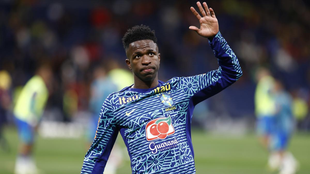 Vinicius declara que temió estar en peligro por el muñeco colgado con su imagen