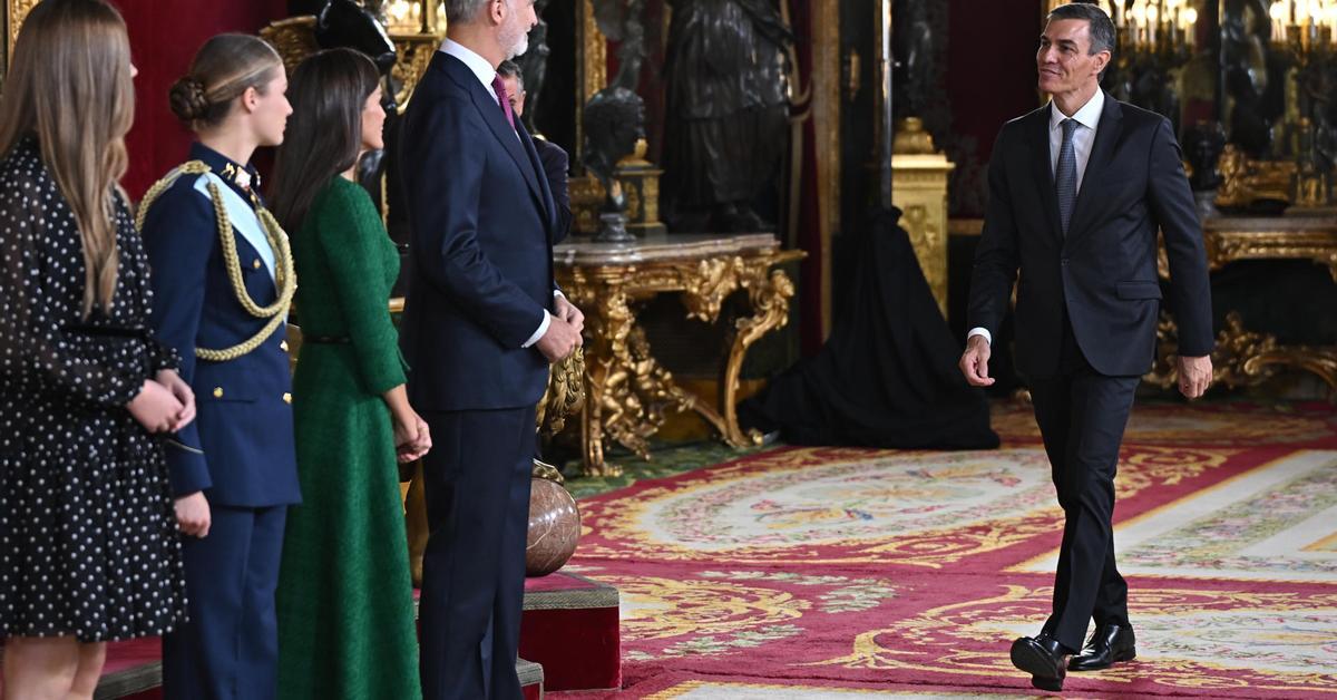Sánchez se ausenta de los corrillos tras intentar su equipo que se acelerara el acceso de los periodistas