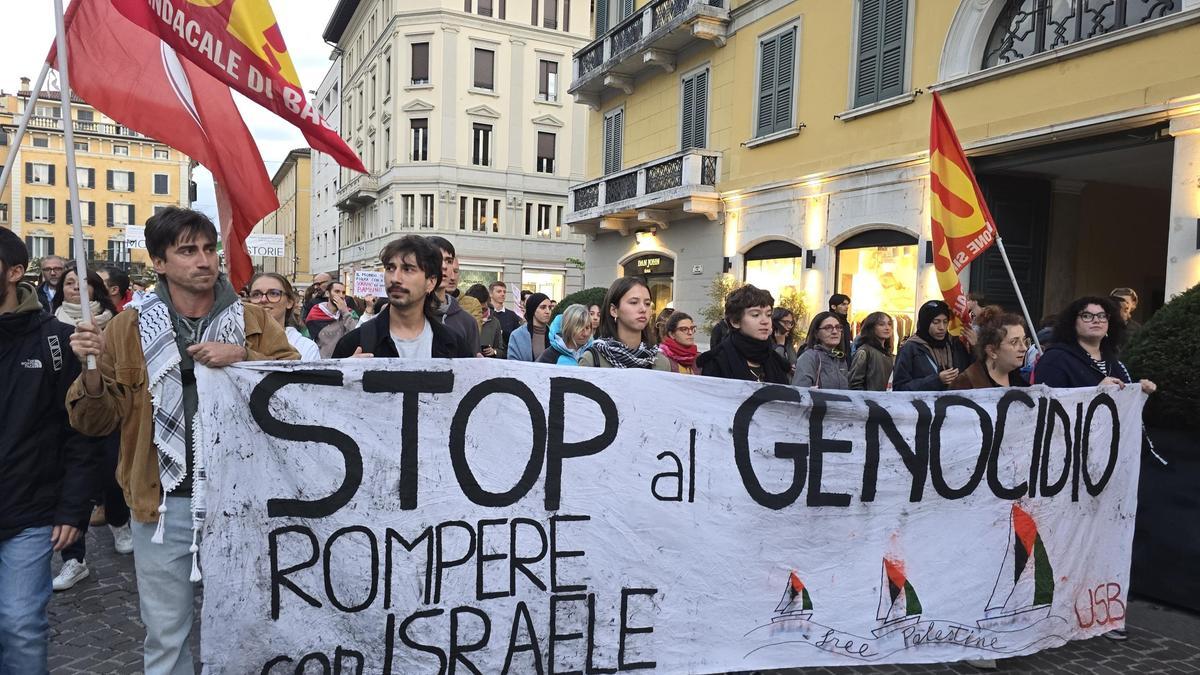 Miles de personas se manifiestan en varias ciudades europeas en apoyo a la Flotilla