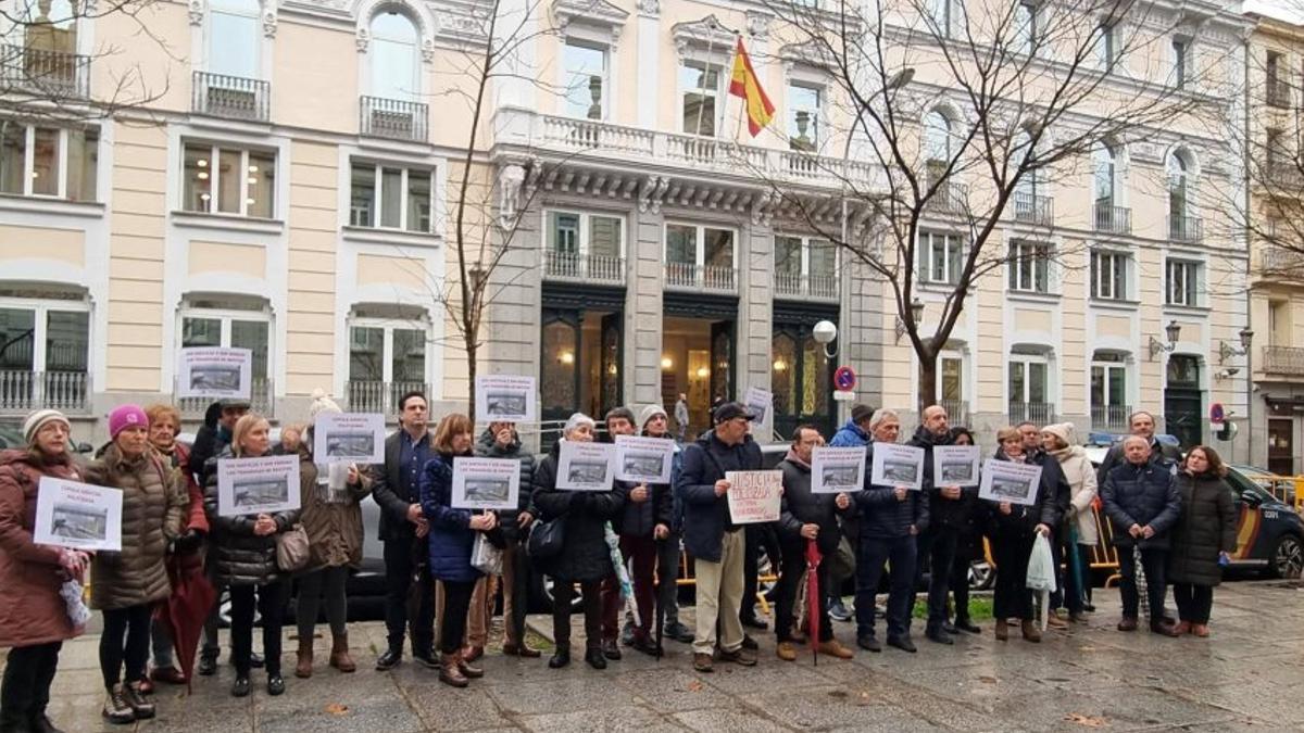 El indulto al maquinista, según las víctimas de Angrois