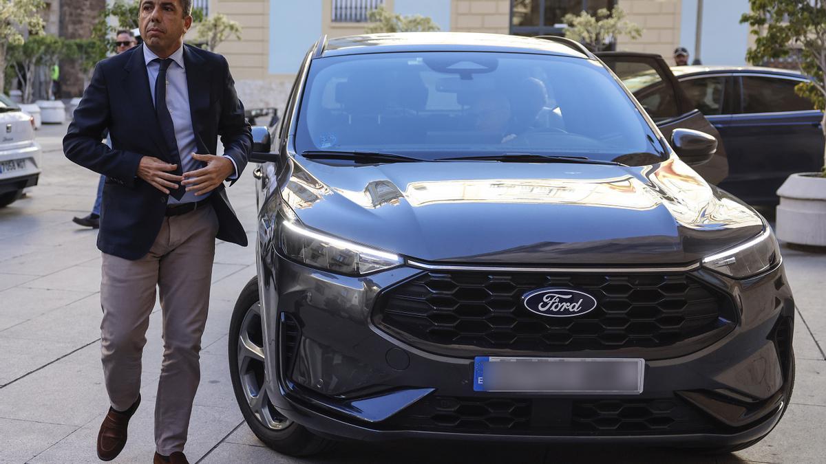 El ticket del parking de Vilaplana y la declaración del jefe de gabinete del president cercan a Mazón