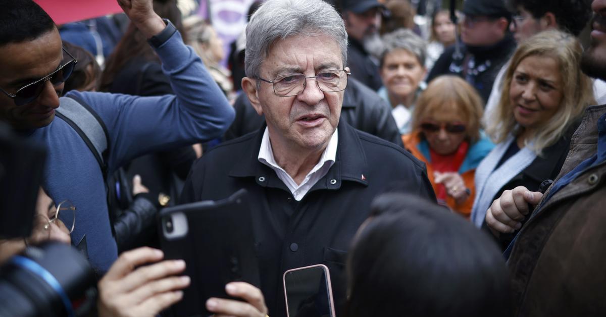 Mélenchon exige a Macron que se vaya para convocar unas presidenciales que desbloqueen la situación