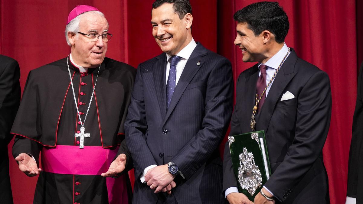 El presidente de la Junta de Andalucía, Juanma Moreno, durante el Pregón de la Semana Santa de Sevilla 2026