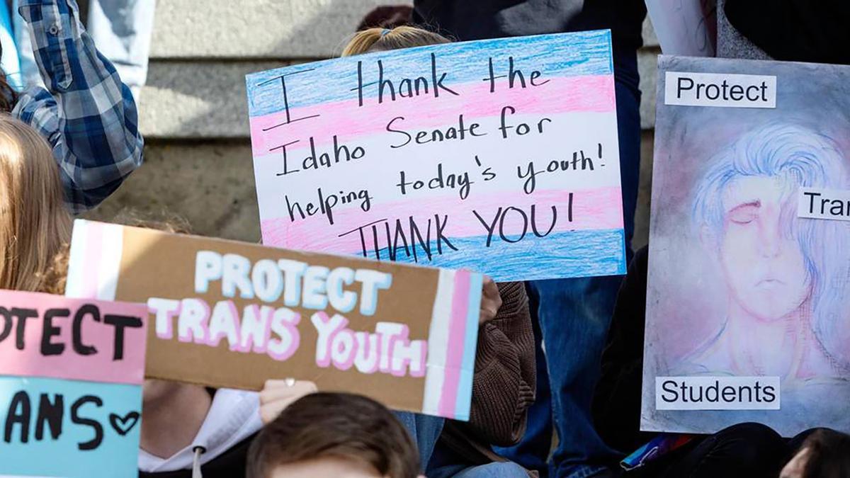 El Supremo de EEUU respalda prohibir el acceso a terapias hormonales a menores trans