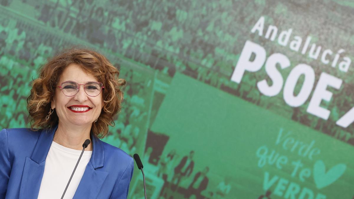 Rueda de prensa de María Jesús Montero en Sevilla.