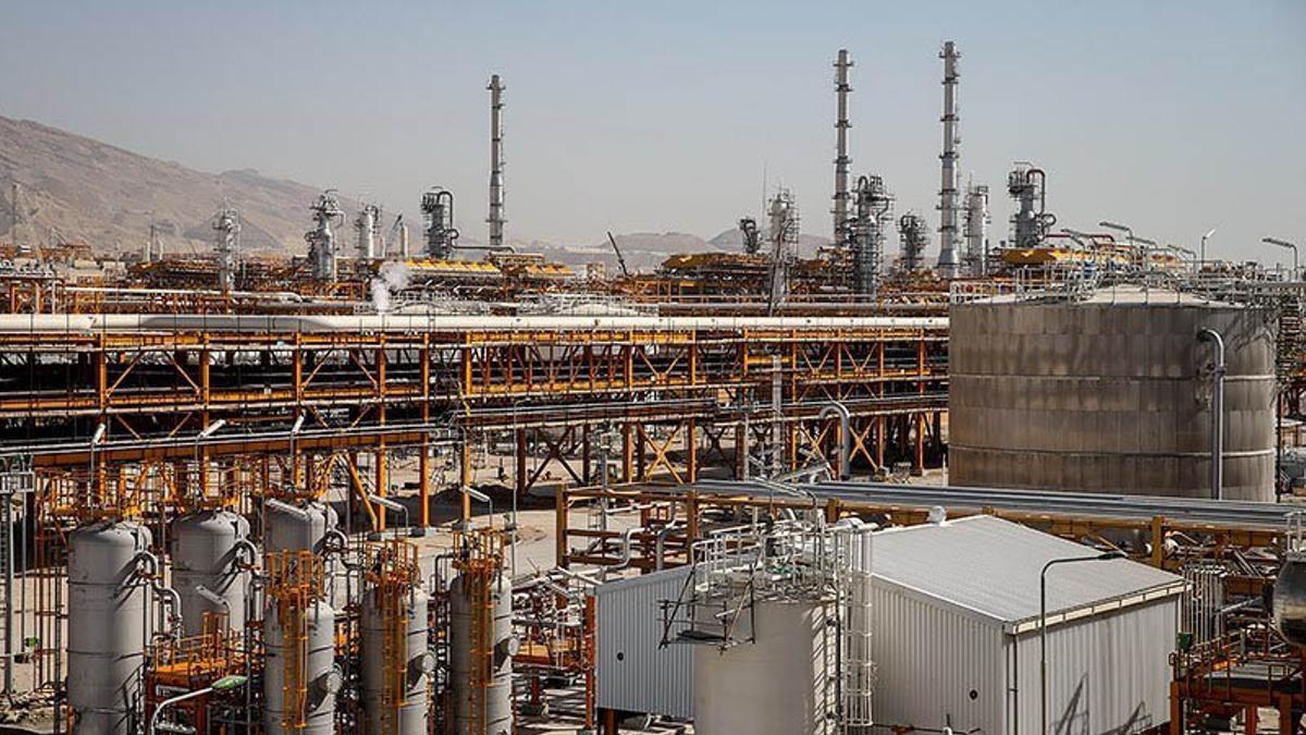 Instalaciones terrestres de South Pars cerca de la ciudad de Asaluyeh.