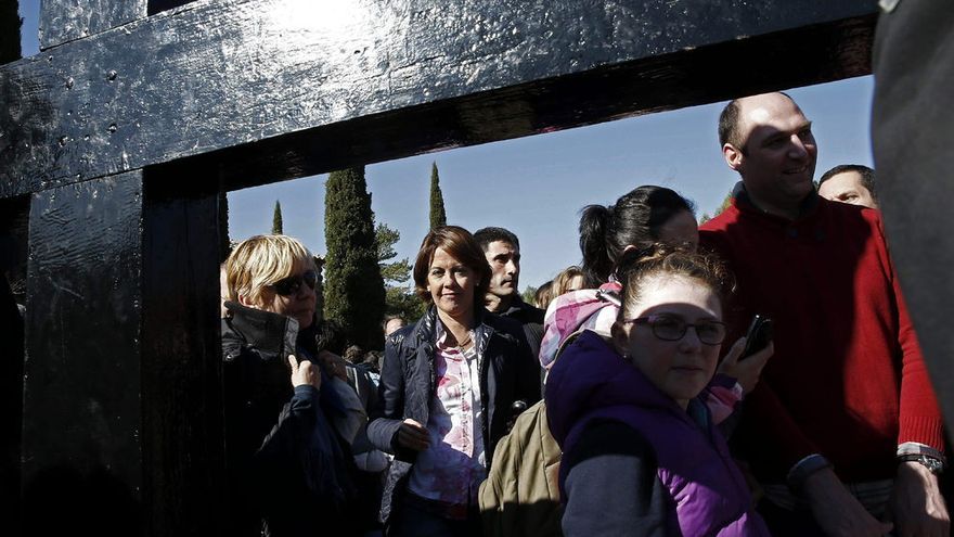 La presidenta del Gobierno de Navarra, Yolanda Barcina, al término de la misa del día 8 en explanada de Javier en honor del patrón de Navarra.