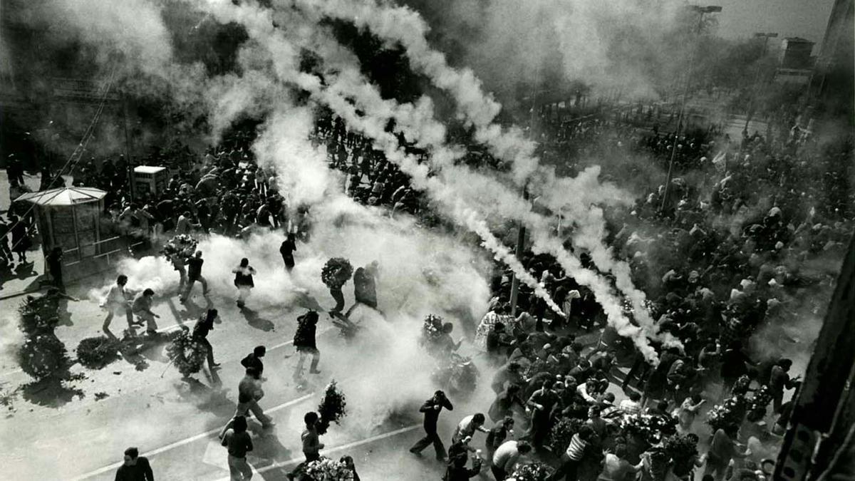 Represión policial tras el funeral de los trabajadores asesinados en Vitoria en marzo de 1976.