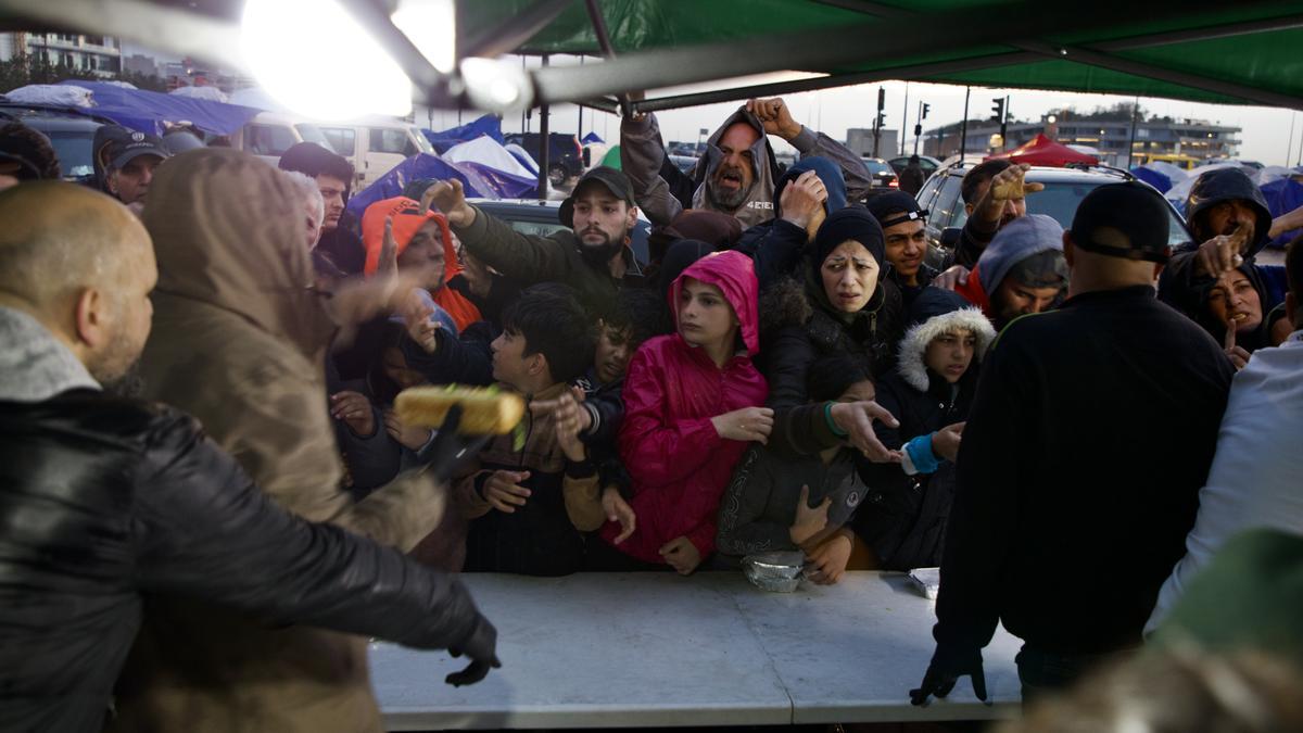 Caos en la tienda improvisada de Samer