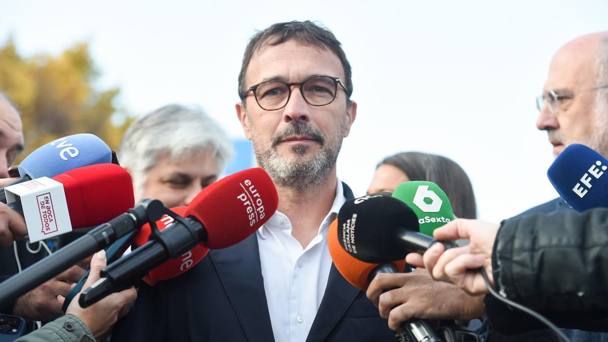 Vicepresidente portavoz junts josep rius atiende medios audiencia nacional.