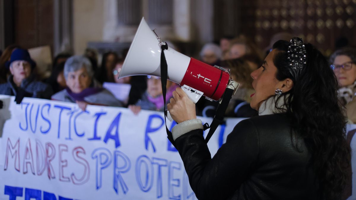 Imagen de una concentración en defensa de las madres protectoras.