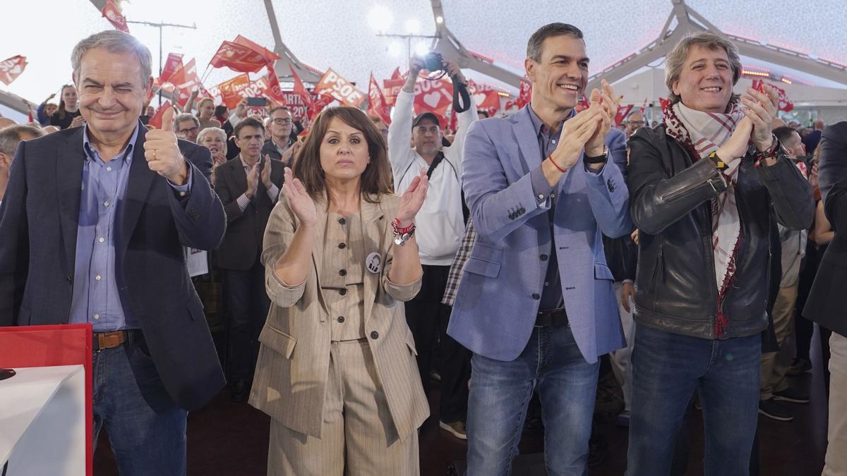 Sánchez y Zapatero hilvanan con el “No a la guerra” pasado y presente del PSOE en el cierre de campaña en Castilla y León