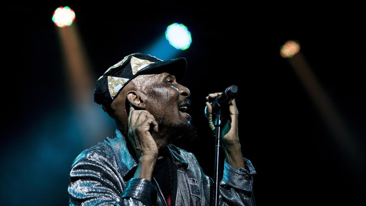 Foto de archivo del músico jamaicano Jimmy Cliff en el escenario del 26º Bluesfest en Byron Bay, Australia.