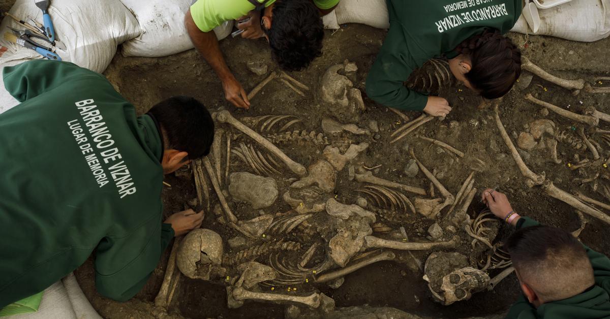 'El país de las 6.000 fosas', el primer mapa multimedia de las exhumaciones del franquismo