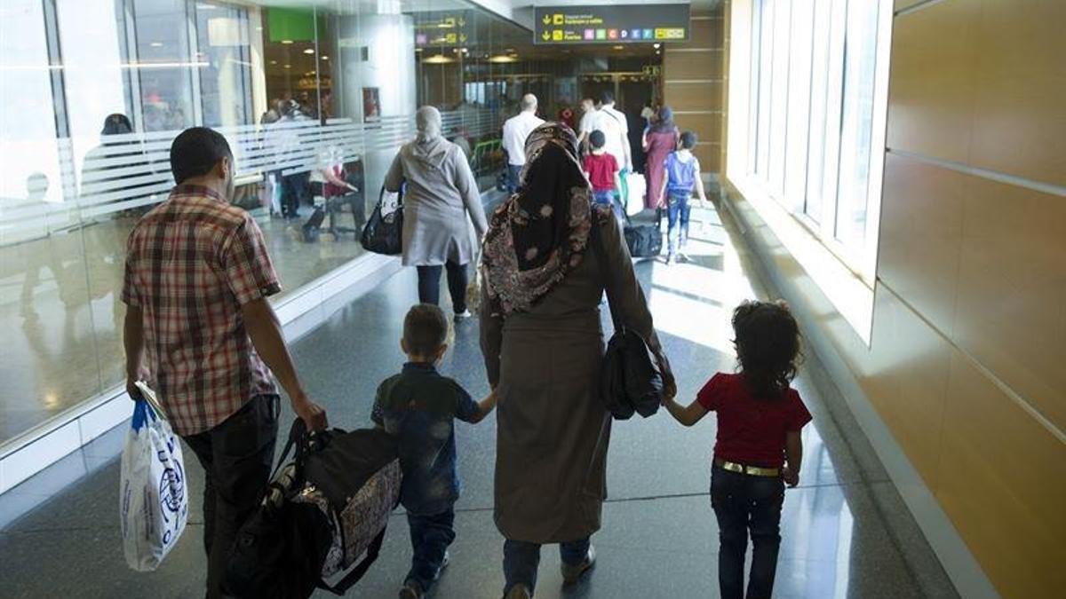 Llegan a España los primeros 33 refugiados reasentados desde Líbano