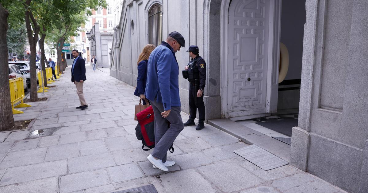 CASO KOLDO
Koldo imita la estrategia de Ábalos y la Fiscalía repite, tampoco pedirá prisión provisional