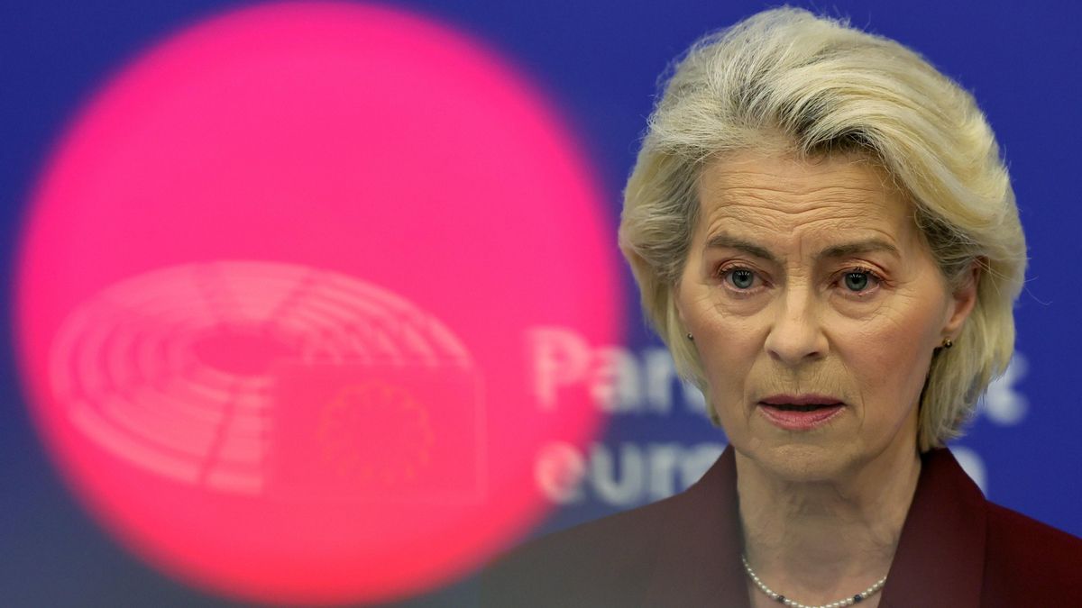 Von der Leyen se planta ante el 'scroll' infinito de los menores de 15 años