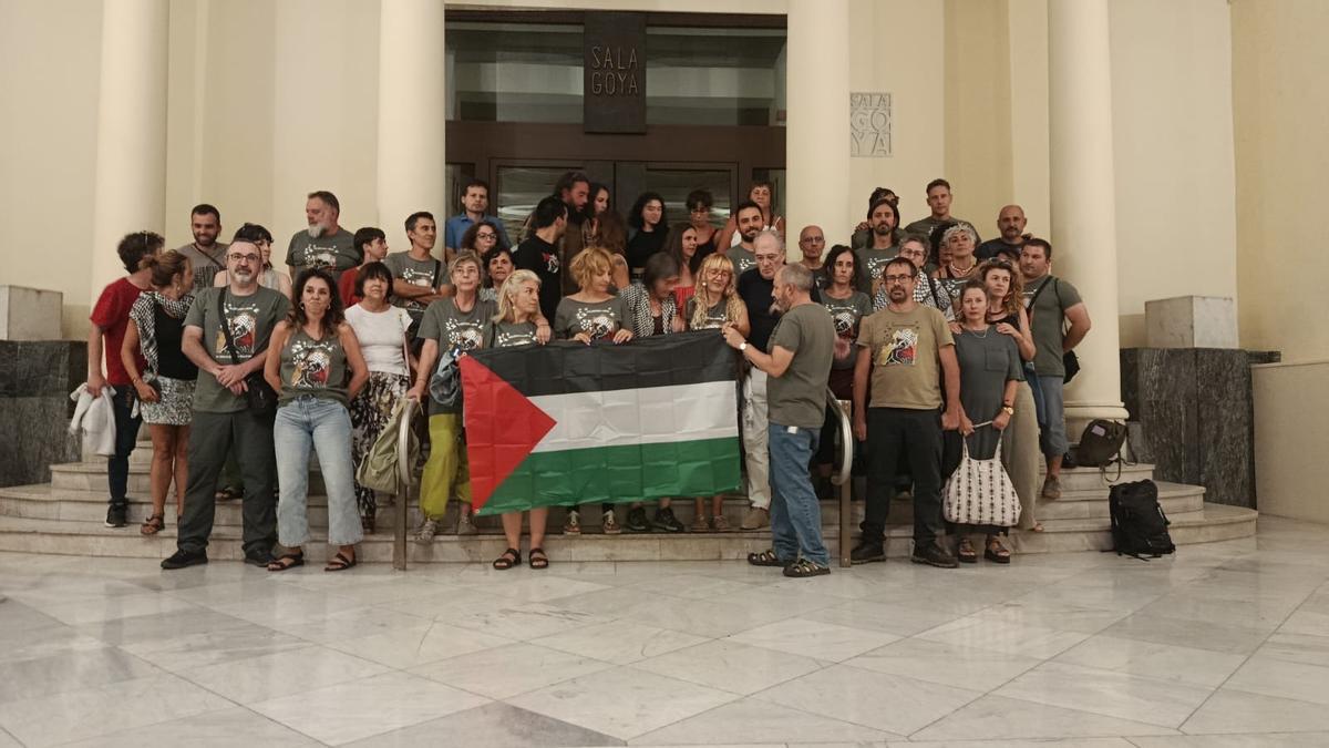Docentes en el encierro por Gaza en el Circulo de Bellas Artes de Madrid.