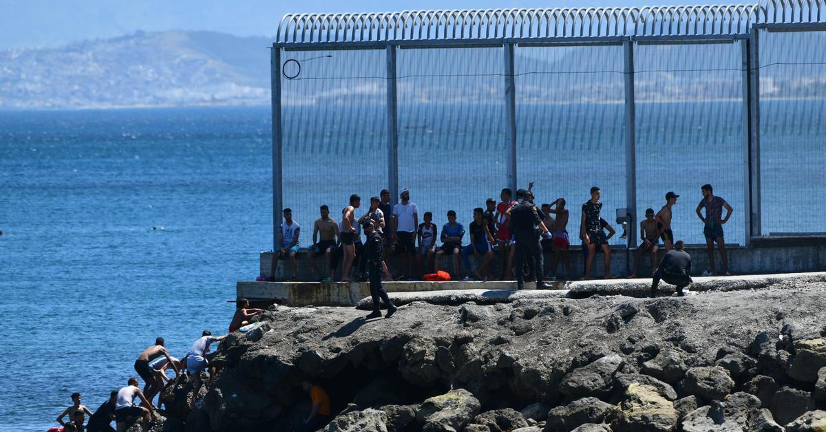 Condenadas la exdelegada del Gobierno y la exvicepresidenta de Ceuta por repatriar a 55 menores