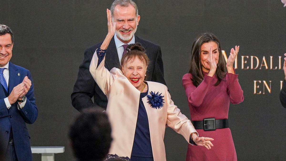 Gemma Cuervo recibe la Medalla al Mérito en las Bellas Artes en 2024 por parte de los Reyes