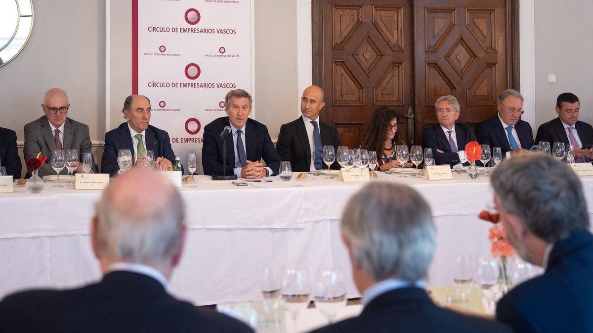 El líder del PP, Alberto Núñez Feijóo, en el Círculo de Empresarios Vascos de Bilbao.