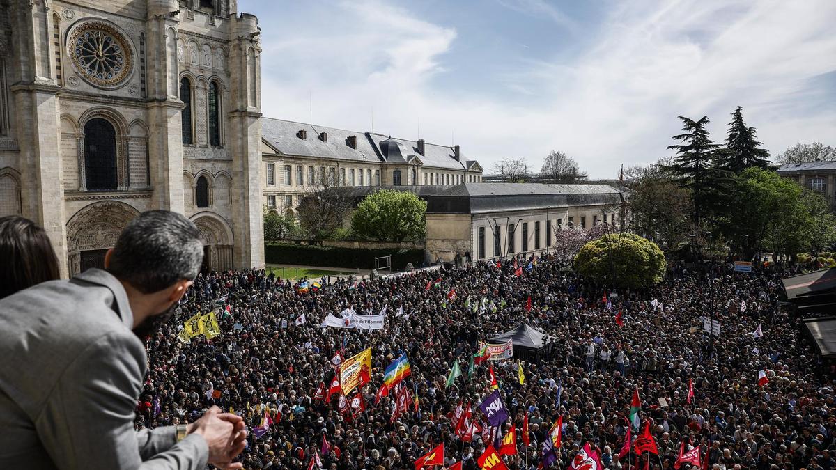 Manifestación en Saint Deni en apoyo a su alcalde