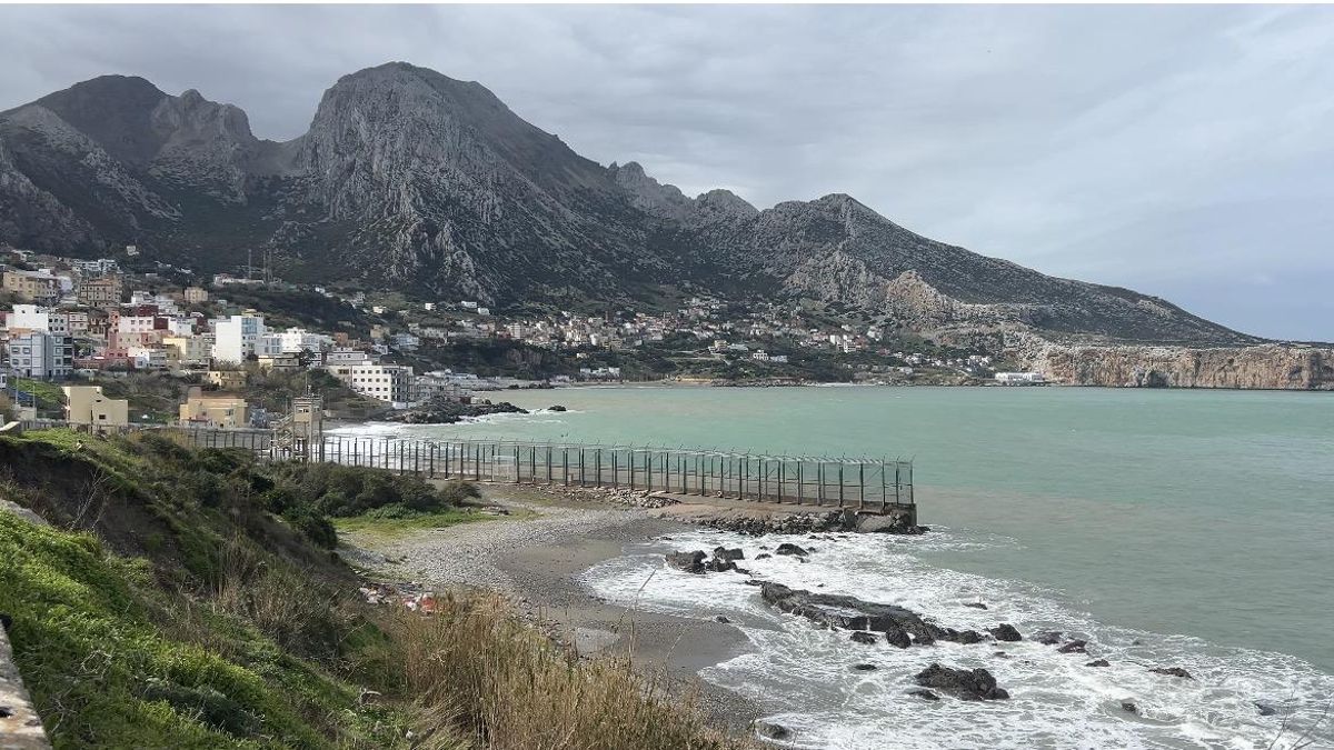 Playa de El Tarajal, en Ceuta.