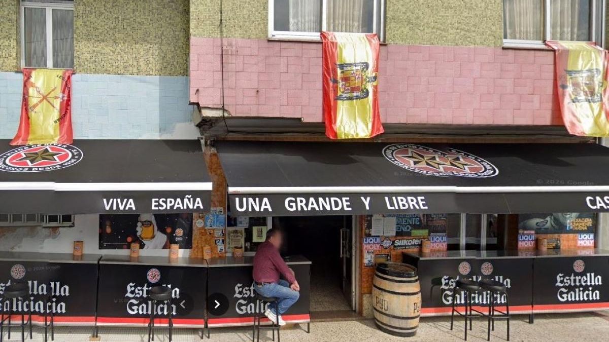 Simbología franquista en el bar de Arteixo.