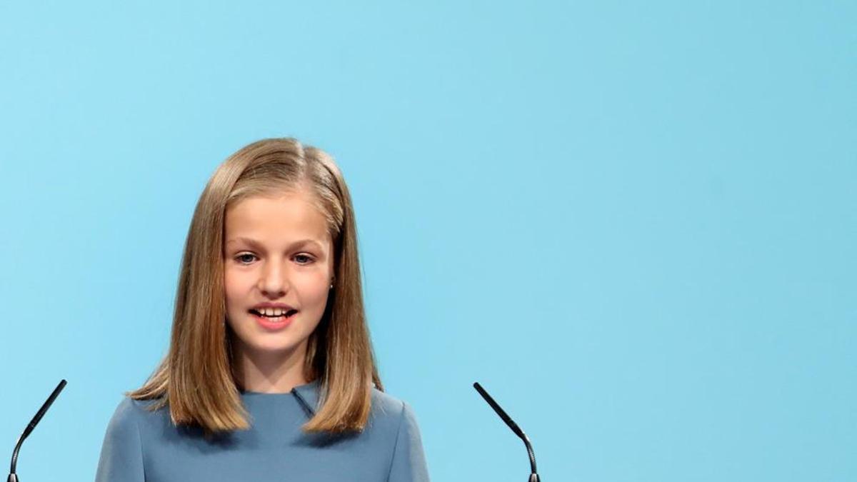La princesa Leonor interviene por primera vez en un acto oficial con la lectura de un extracto de la Constitución.
