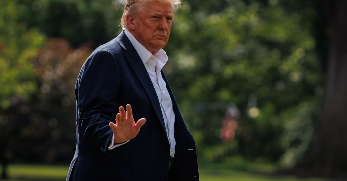 Trump anuncia aranceles del 30% a la UE que podrían entrar en vigor el ...