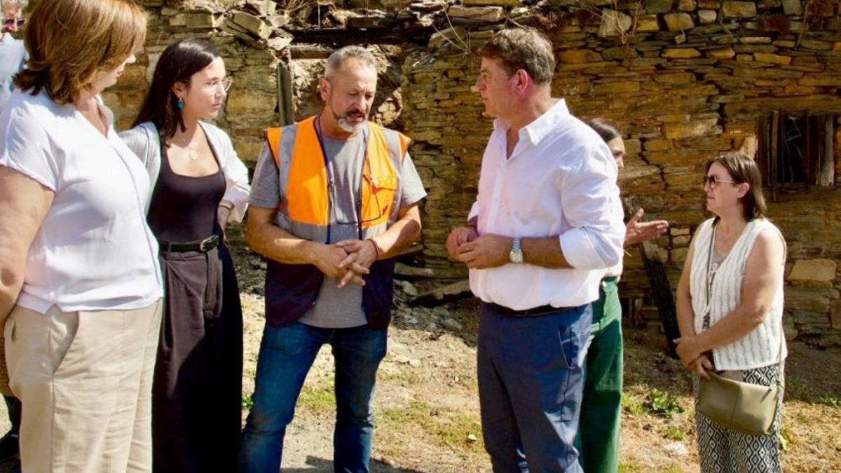 Feijóo izpustil odprtje sodnega leta zaradi spora s tožilcem, Illa 'obglavil' Puigdemonta, PP pa kritizira načrt proti požarom iz leta 2018