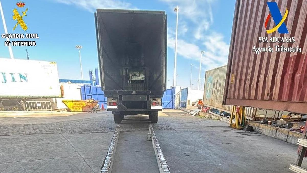 La droga, en los ejes de uno de los camiones