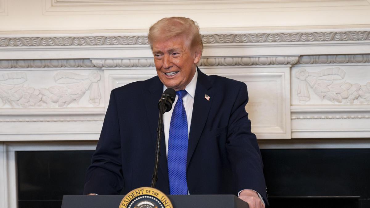 El presidente de los Estados Unidos, Donald Trump, habla durante un desayuno de trabajo con los gobernadores en el comedor de estado de la Casa Blanca en Washington, D.C., EEUU, el 20 de febrero de 2026.