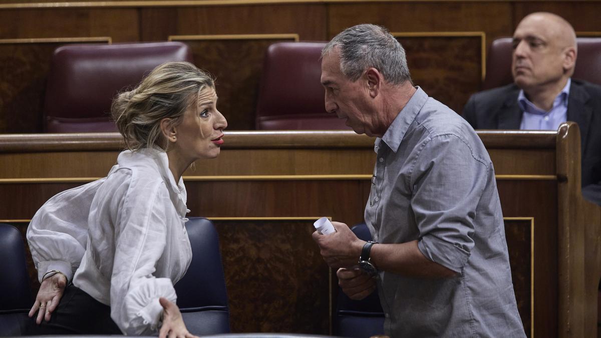 La facción mayoritaria de Compromís apuesta por abandonar el grupo parlamentario de Sumar