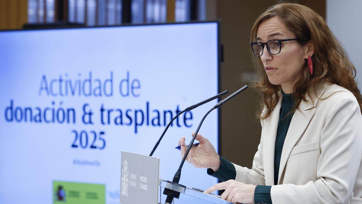 La ministra de Sanidad, Mónica García, durante el balance de actividad de donación y trasplantes de 2025.