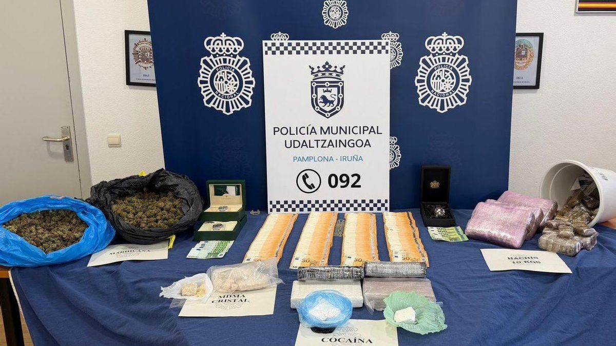 Parte de la droga y el dinero incautados