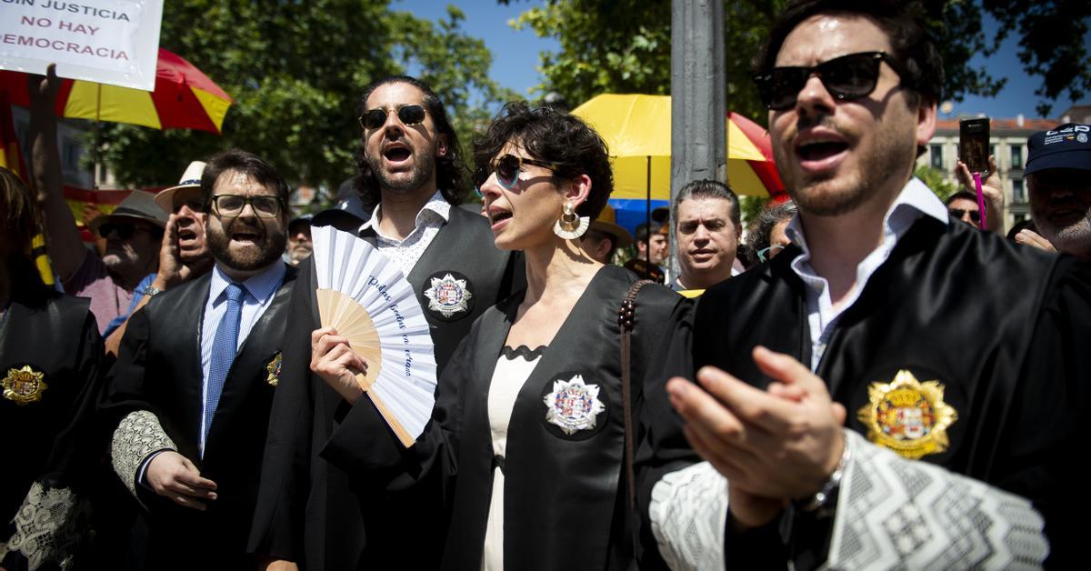 Cursos y jornadas con capital privado: cuando la política no es lo único que amenaza la independencia judicial