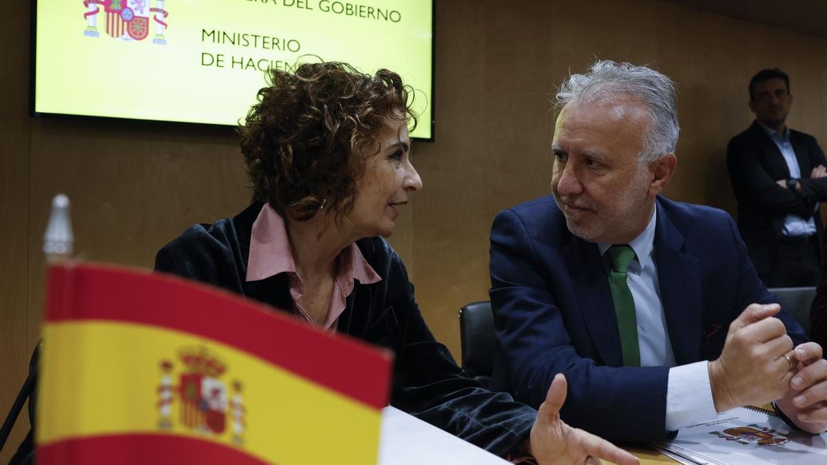 La vicepresidenta primera del Gobierno y ministra de Hacienda, María Jesús Montero y el ministro de Política Territorial y Memoria Democrática, Ángel Víctor Torres, presiden este martes en Madrid el Consejo de Política Fiscal y Financiera (CPFF).