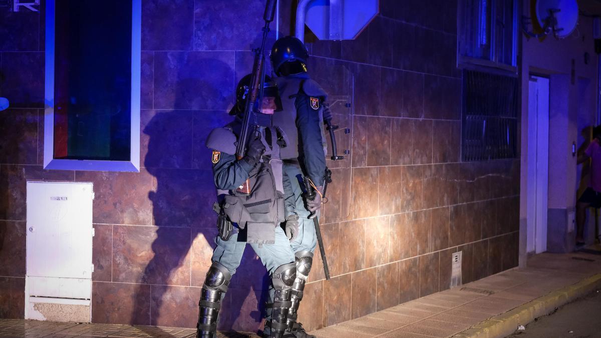 Guardia Civil y policía local controlan los accesos a Torre Pacheco antes del anochecer