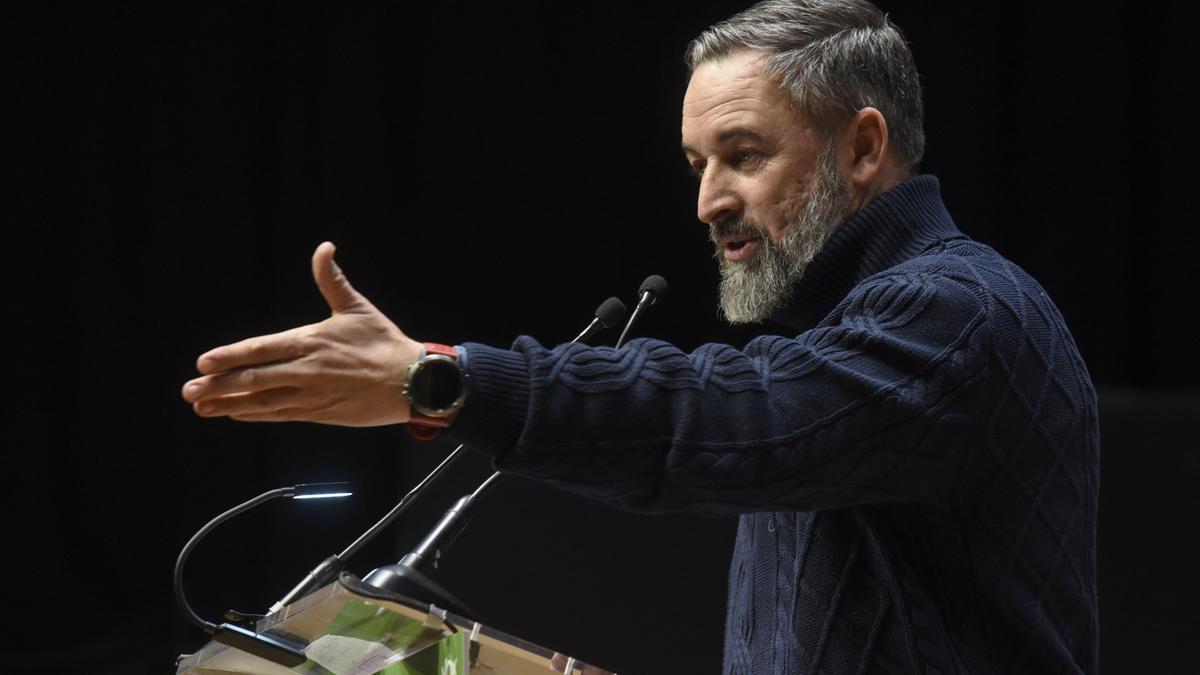 El líder nacional de Vox, Santiago Abascal, interviene durante un mitin preelectoral.