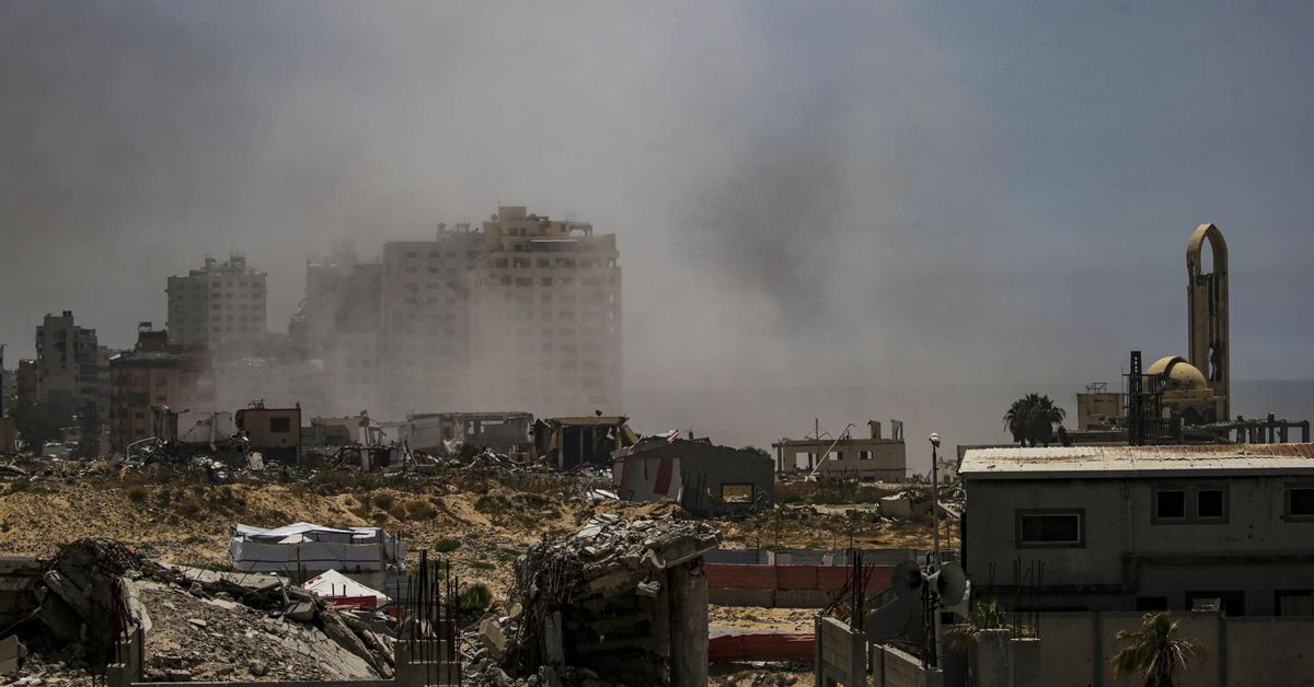 Israel mata a 45 palestinos en Gaza, incluido un trabajador médico y ...